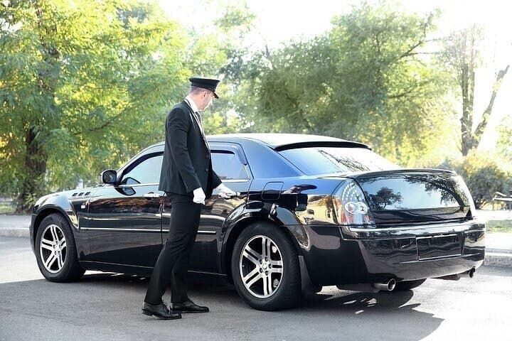 Private One-way Airport Transfer from Zurich to Zurich Airport