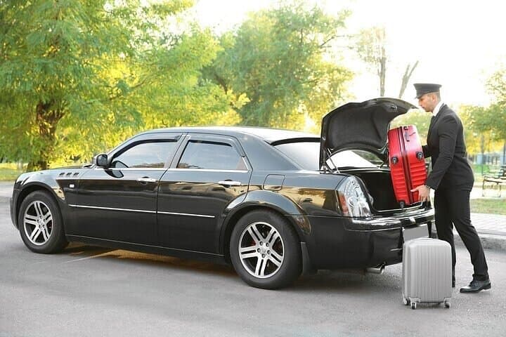 Private One-way Airport Transfer from Zurich to Zurich Airport