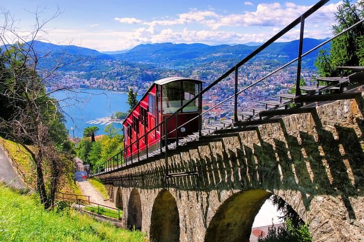 Between Lakes and Alps I 7-Day Guided Tour with Accommodation in Switzerland