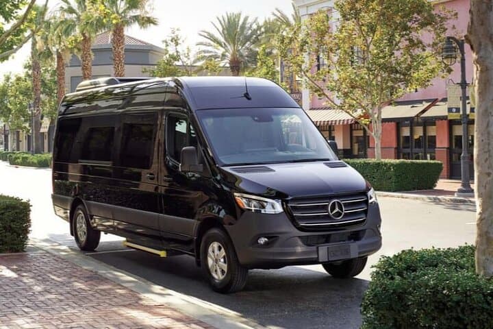 Private Transfer Zurich city to Zurich Airport ZRH by Minibus