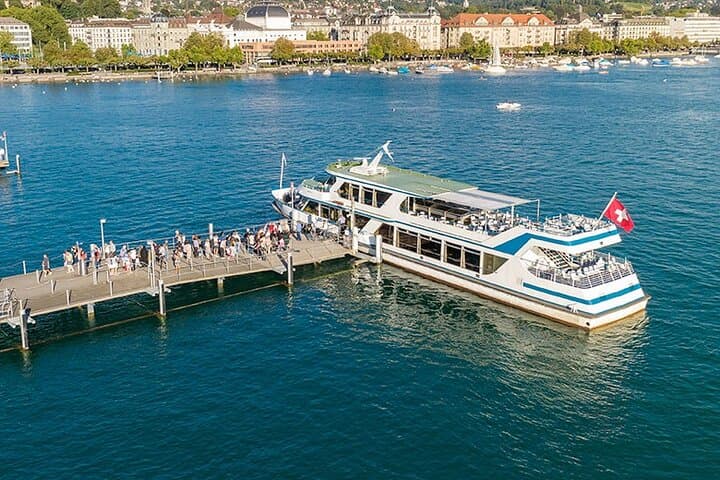 Zurich to Rapperswil Roses & Ufnau Island: City to Lake Escape