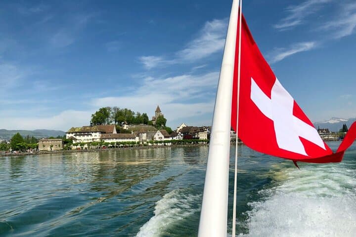 Zurich to Rapperswil Roses & Ufnau Island: City to Lake Escape