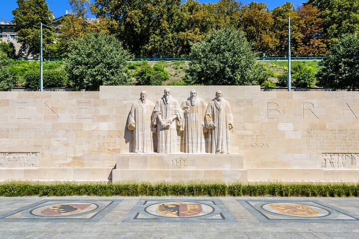 Kid-Friendly Private Tour of Geneva City Wonders for Families