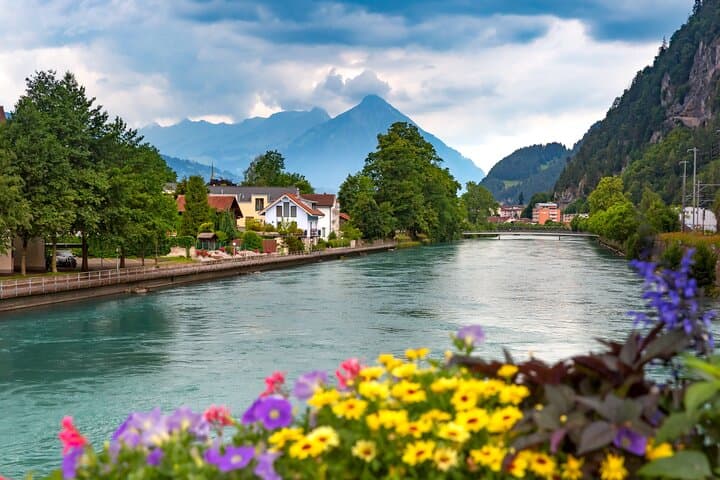 Zurich Airport ZRH to Grindelwald Private Transfer Service.
