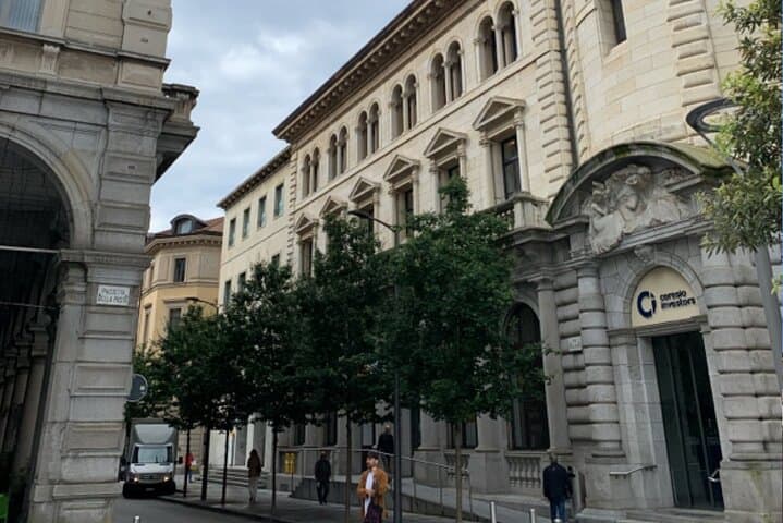 Lugano Self-Guided City Walking Tour & Scavenger Hunt