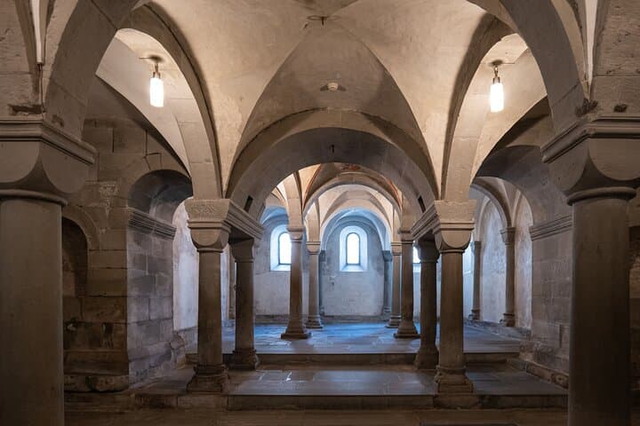 Zurich Grossmunster Cathedral and Old Town Tour with Tickets