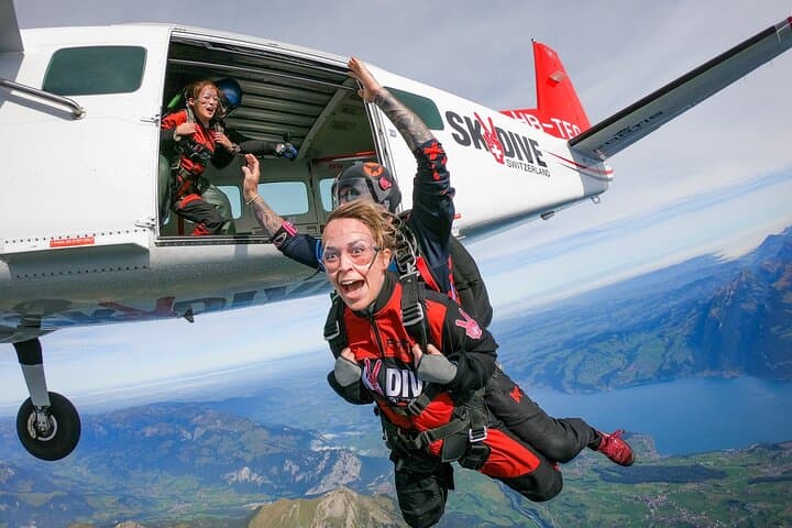 Skydive Adventure in Interlaken from Zurich