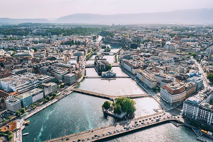 Geneva Airport (GVA) Private Transfer to Geneva/Lausanne/Chamonix