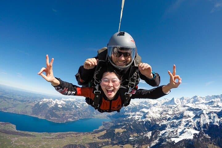 Interlaken Lakes and Peaks with Optional Activities from Zurich