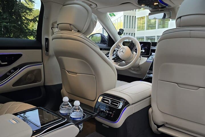 Private luxury (SKI) transfer Zurich to St. Moritz (1-6 persons)