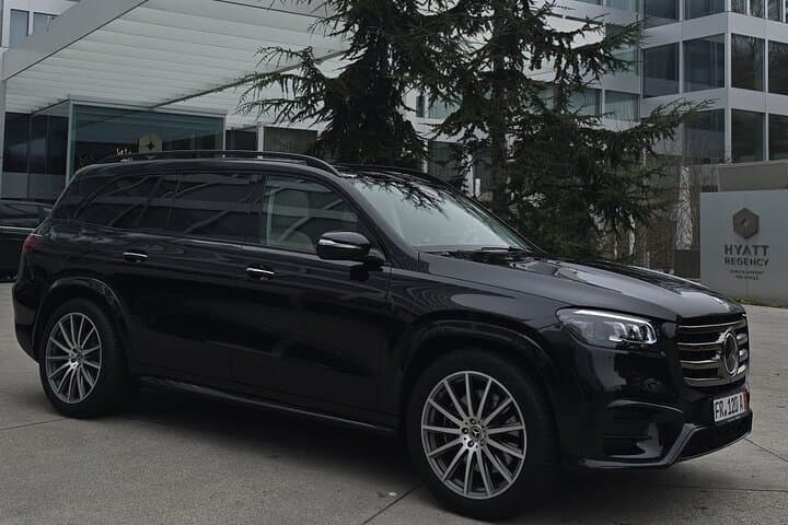 Private luxury (SKI) transfer Zurich to St. Moritz (1-6 persons)