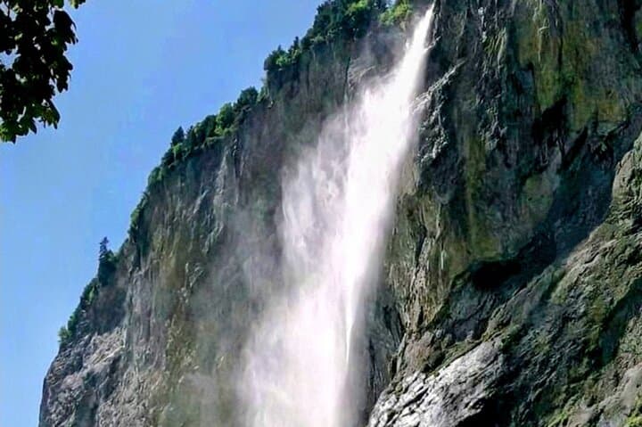 Waterfall Lauterbrunnen CLOY Pier Iseltwald Interlaken Private