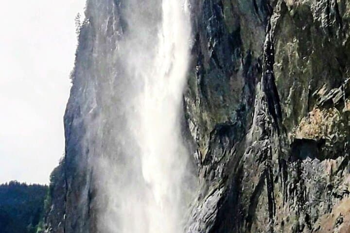 Waterfall Lauterbrunnen CLOY Pier Iseltwald Interlaken Private