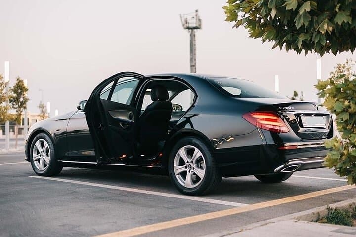 Arrival Transfer from Geneva Airport GVA to Geneva by Sedan