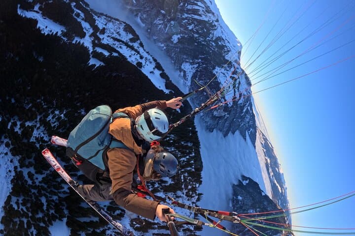 Paragliding male