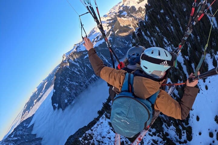 Paragliding male