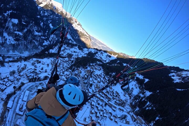 Paragliding male