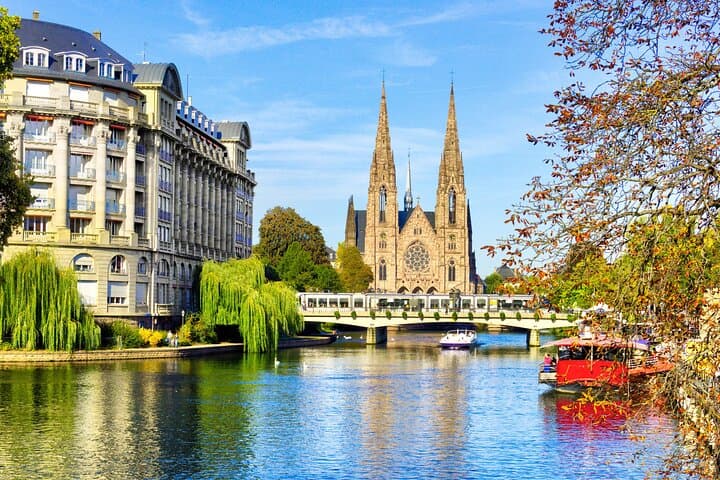 Private transfer from Zurich to Strasbourg, 2h stop in Basel