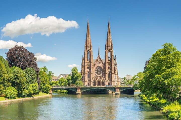 Private transfer from Zurich to Strasbourg, 2h stop in Basel