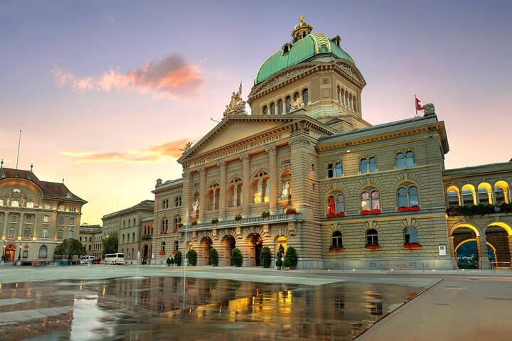 Private driver, door-to-door transfer from Zurich to Bern