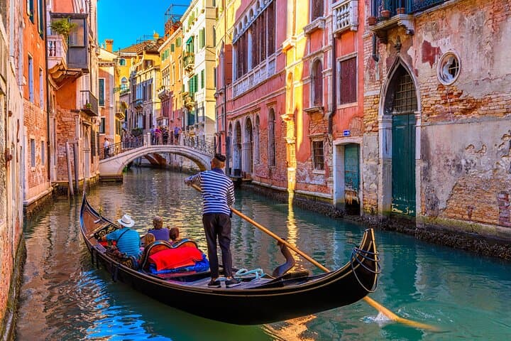 Private direct transfer from Zurich to Venice