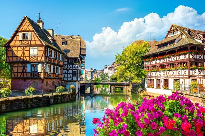 Private transfer from Zurich to Strasbourg, 2h stop in Basel