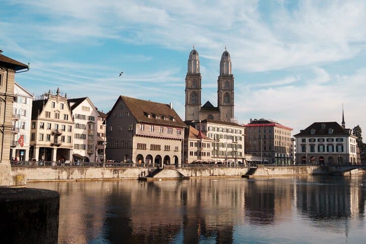 Tour Zurich Lindt and Rheinfall Chocolate Factory