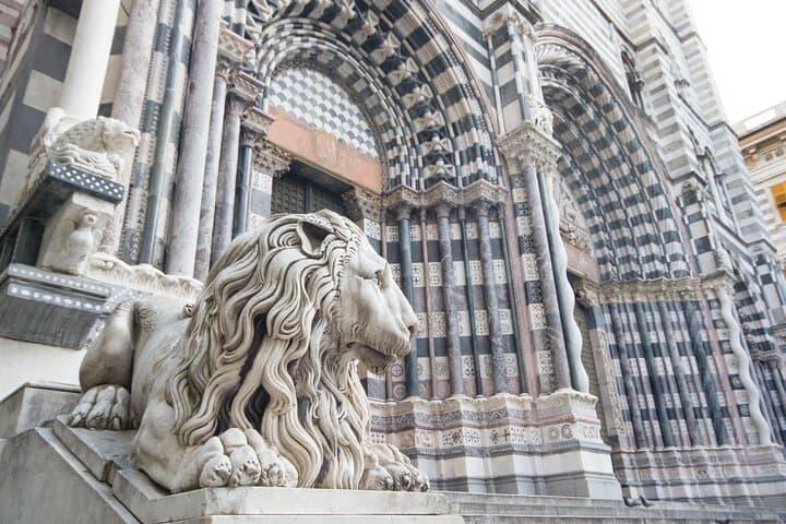 Private door-to-door transfer from Zurich to Genoa
