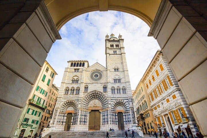Private door-to-door transfer from Zurich to Genoa