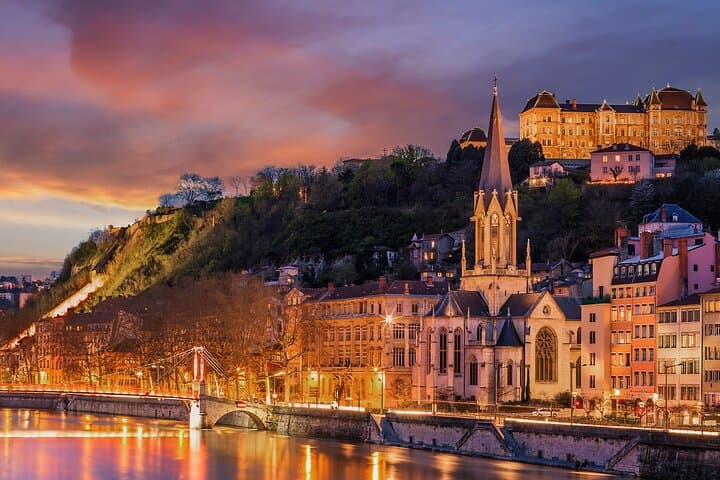 Private Transfer from Geneva to Lyon with 2h Stop in Annecy