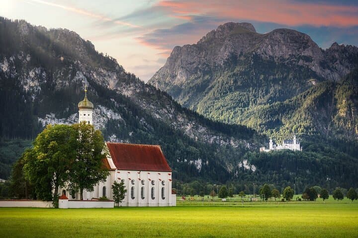 Private day trip to Neuschwanstein and Lindau from Zurich