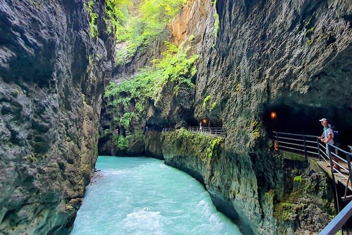 Private Bernese Oberland Alps Tour and Alpine Villages
