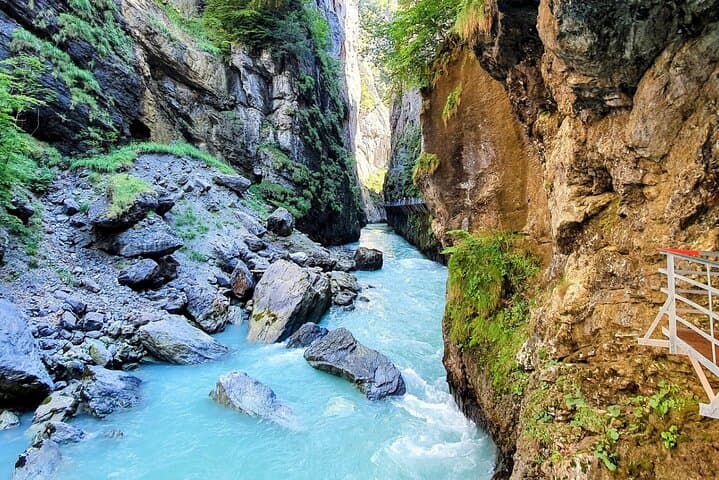 Private Bernese Oberland Alps Tour and Alpine Villages