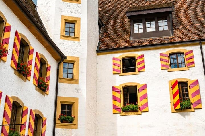 Explore Neuchâtel in 60 minutes with a Local