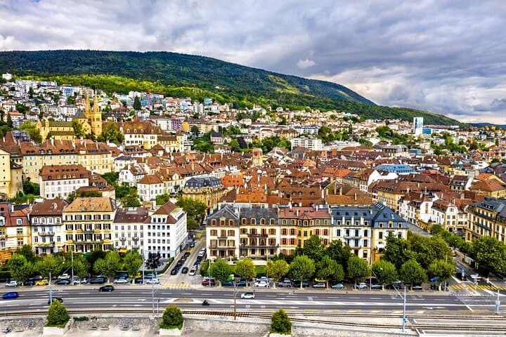 Explore Neuchâtel in 60 minutes with a Local