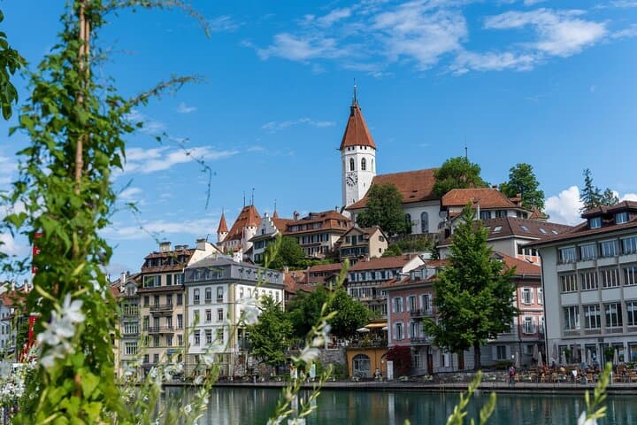 Explore Thun in 60 minutes with a Local