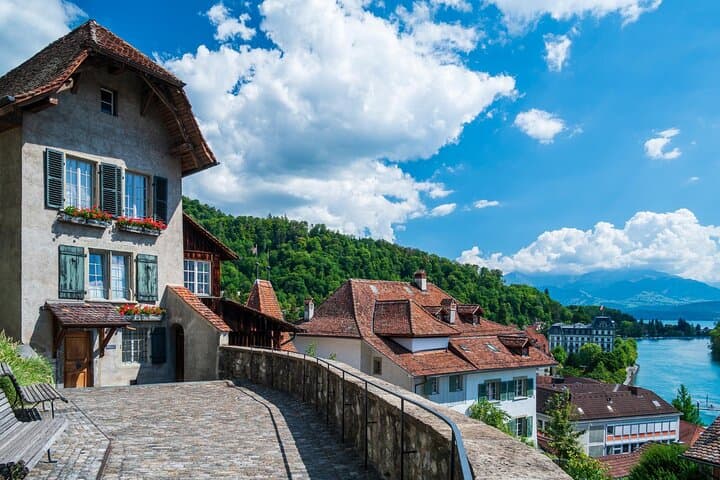 Explore Thun in 60 minutes with a Local