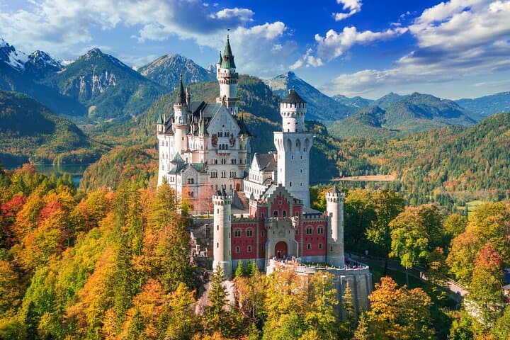 Private transfer: Zurich to Salzburg, 2h stop at Neuschwanstein