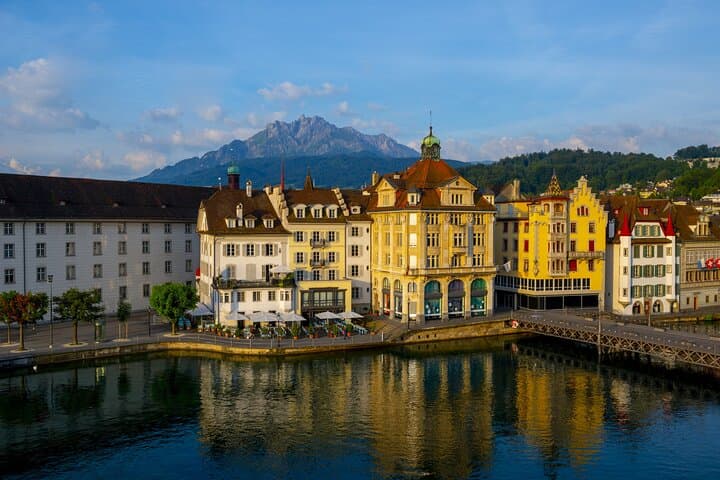 Lucerne: Chocolate Tasting and Walking Tour with a Local