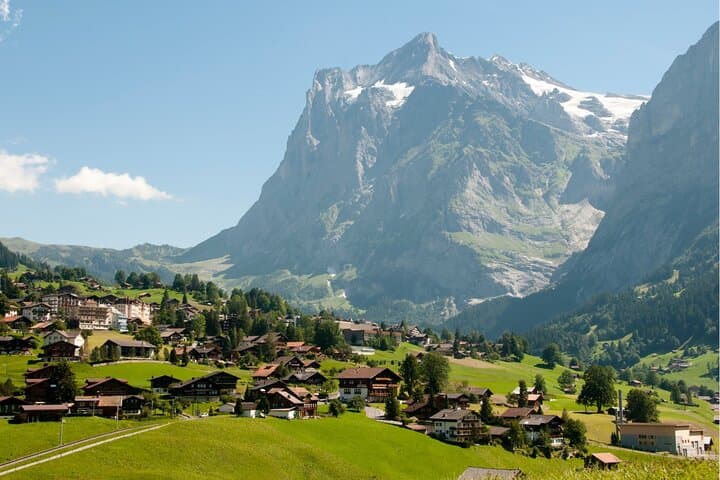 Zurich: Guided Daytrip to Grindelwald, Lauterbrunnen & Interlaken