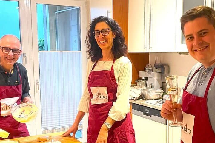Homemade Italian Pizza & Focaccia Experience with a Local Family