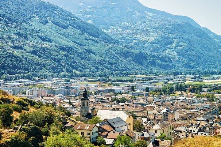 Explore Sion in 60 minutes with a Local