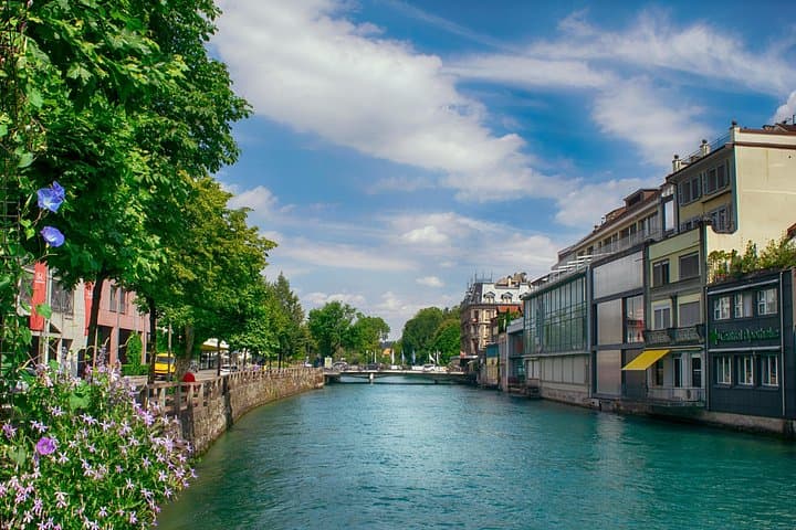 Zurich City 10 Hour Tour with Free Photoshoot