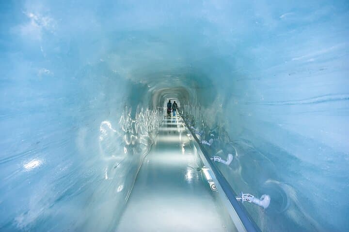Private tour from Zurich to top of Europe Jungfraujoch & Bern