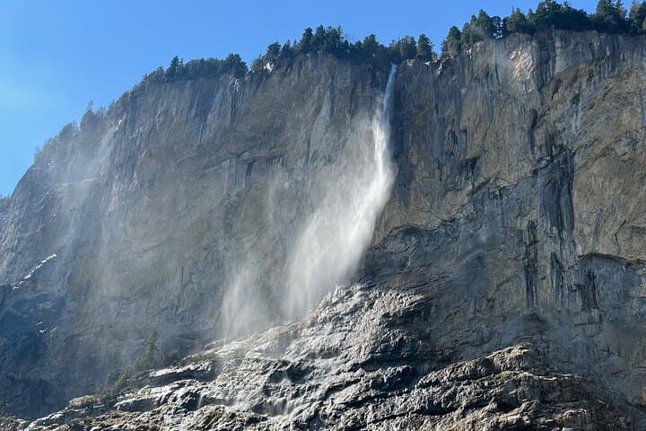 Private tour. Beautiful Switzerland. Alps, Lakes, Villages