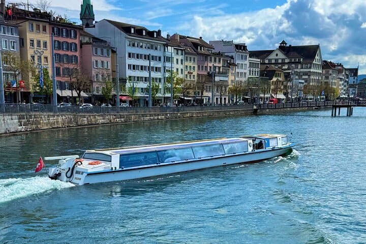 Zurich Adventure : Walking tour, Lake Cruise and Cable Car