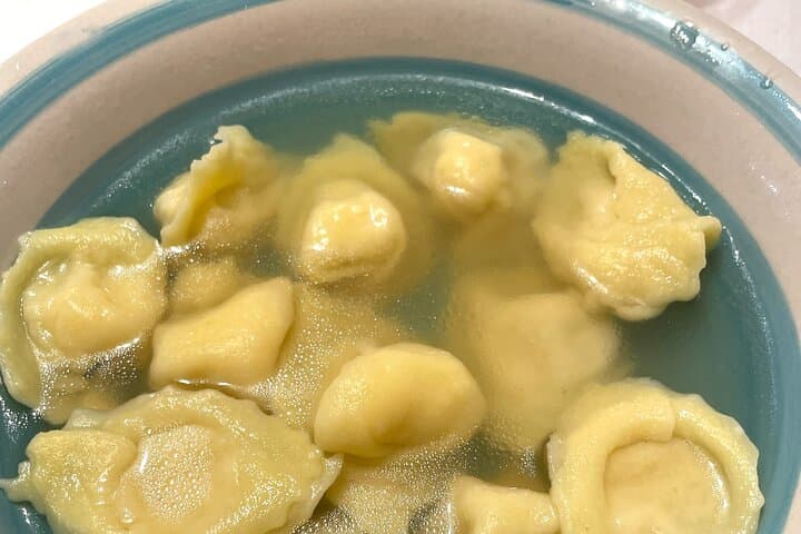 Cooking class & Dinner: Homemade Italian Pasta with Locals