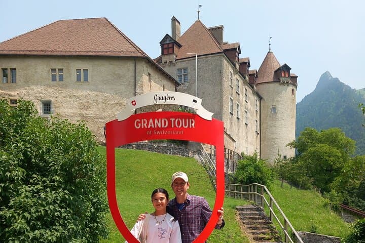 Discover the Gruyere Medieval Town with Private Tour from Geneva
