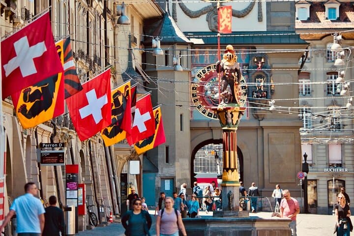 UNESCO Bern Private Walking Tour with Local Guide