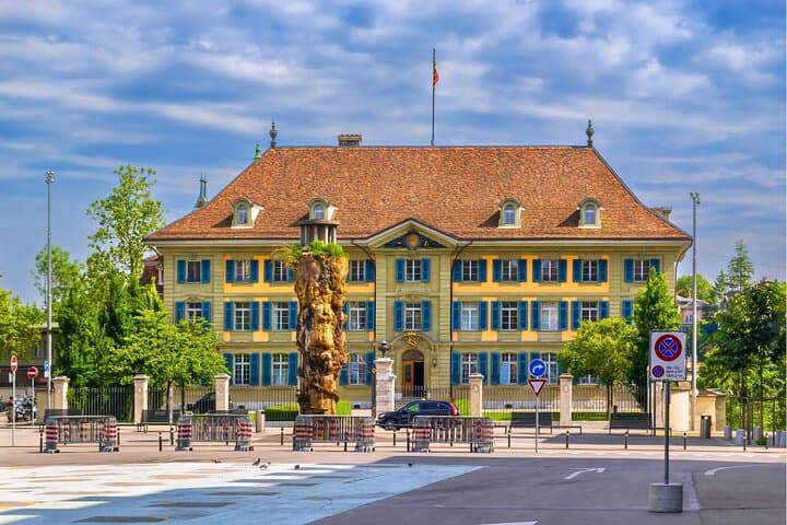Bern Highlights and Hidden Gems on a Guided Walking Tour